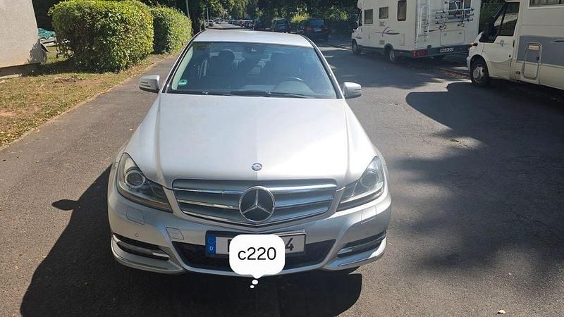 Silber Gebraucht 2012 Mercedes C220 Elegance Limousine | 7.750 € (Fairer Preis) - Bild 1/4