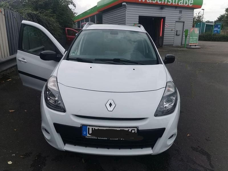 Weiß Gebraucht 2011 Renault Clio II Limousine | 2.850 € (Fairer Preis) - Bild 1/4