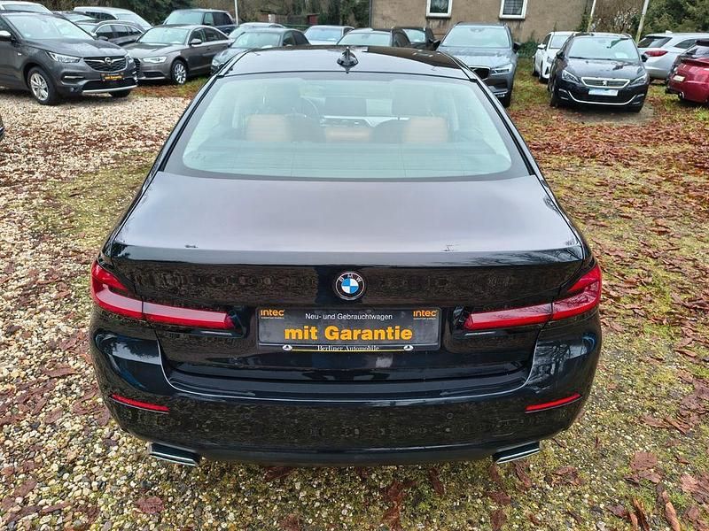 Gebraucht BMW 518 Luxury Line 152 PS (111 kW) 2020 Black sapphire metallic Limousine
