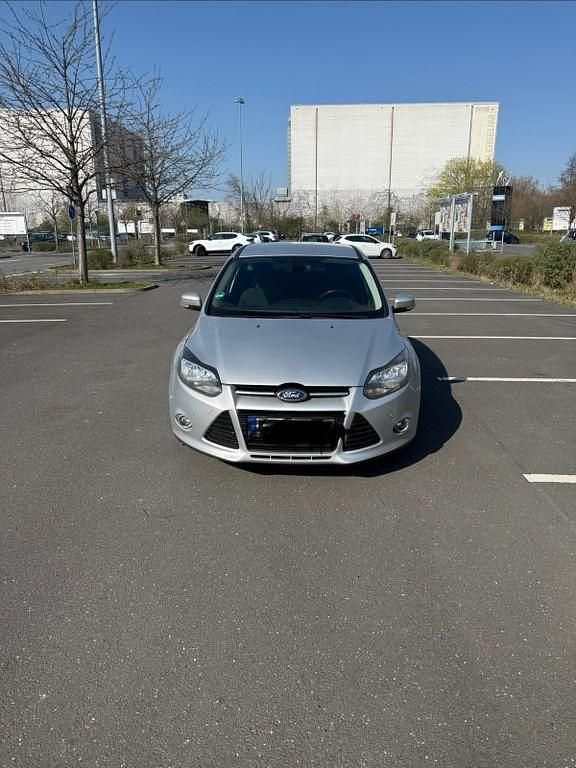 Gebraucht Ford Focus Titanium 116 PS (85 kW) 2012 Silber Limousine