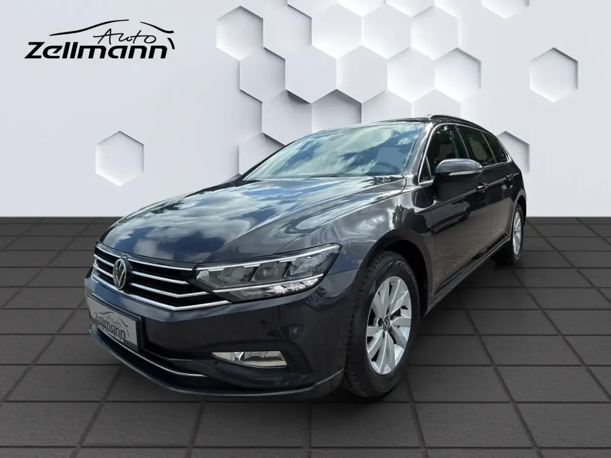 Gebraucht VW Passat Business 150 PS (110 kW) 2023 Kombi
