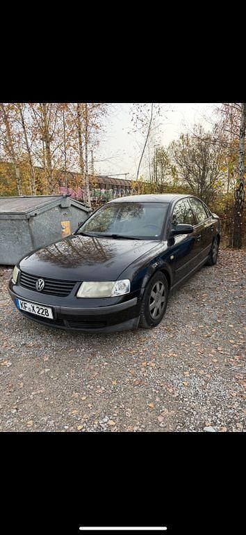 Schwarz Gebraucht 1998 VW Passat Basis Limousine | 2.000 € (Fairer Preis) - Bild 1/1