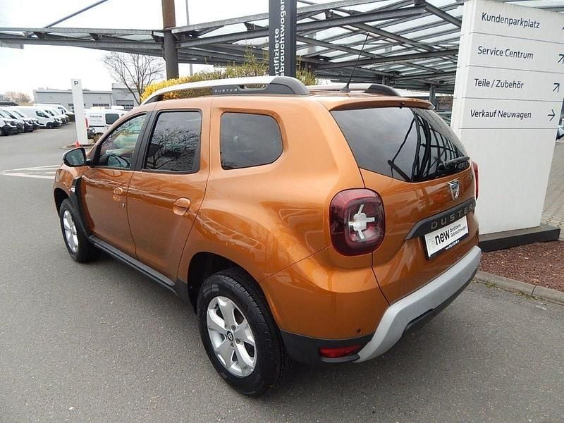 Gebraucht Dacia Duster Comfort 114 PS (83 kW) 2019 Orange SUV