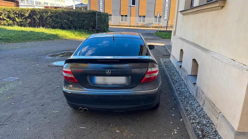 Gebraucht Mercedes C180 143 PS (105 kW) 2005 Andere farben Coupé