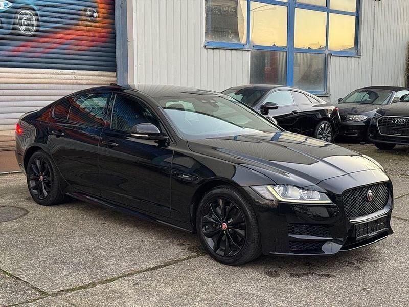 Gebraucht Jaguar XF R-Sport 250 PS (183 kW) 2020 Schwarz Limousine