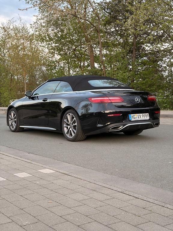 Usado Mercedes E200 AMG line 184 CV (135 kW) 2018 Negro Descapotable