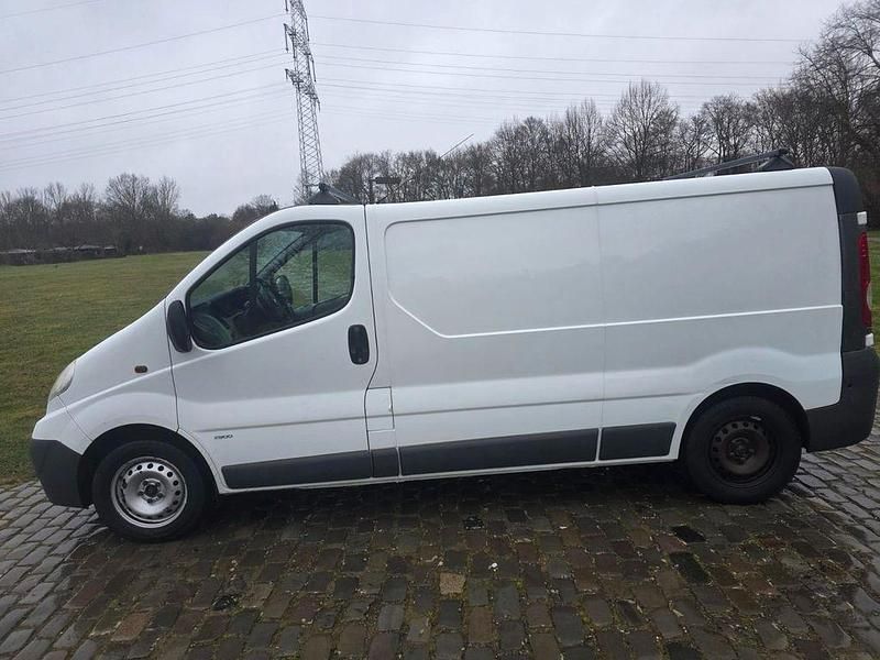 Gebraucht Opel Vivaro 114 PS (83 kW) 2011 Weiß Van / Kleinbus