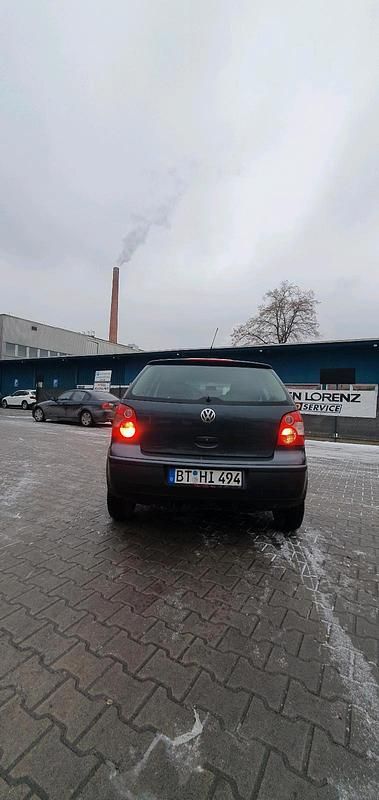 Gebraucht VW Polo 75 PS (55 kW) 2004 Grau Kleinwagen