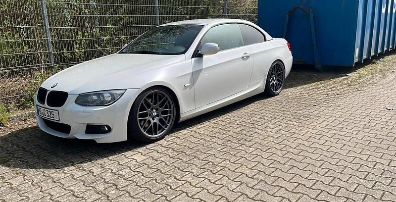 Weiß Gebraucht 2013 BMW 325 Cabriolet Cabrio | 18.800 € (Fairer Preis) - Bild 1/4