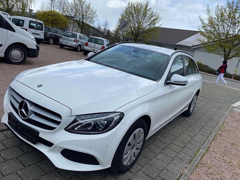 Gebraucht Mercedes C180 Exclusive 156 PS (114 kW) 2018 Weiß Kombi