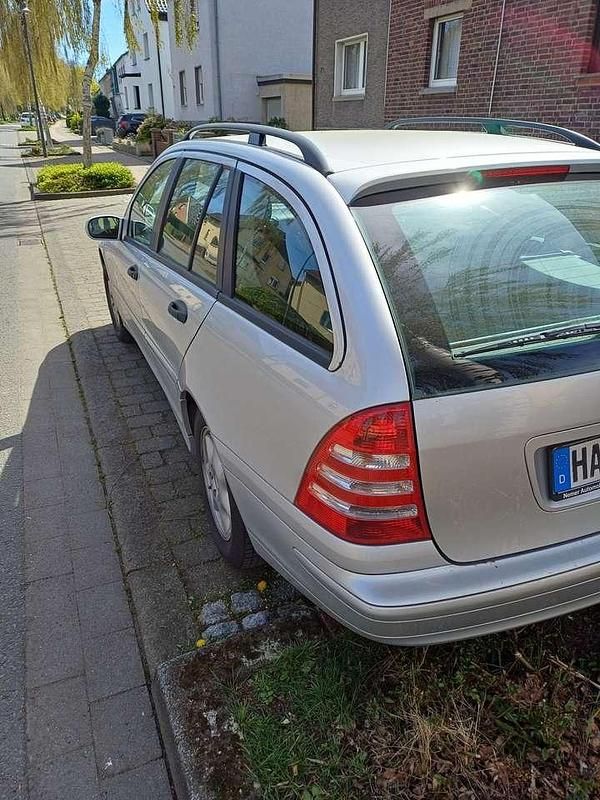 Gebraucht Mercedes C180 Elegance 163 PS (119 kW) 2006 Silber Kombi