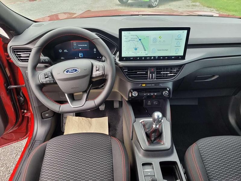 Gebraucht Ford Kuga ST-Line 150 PS (110 kW) 2024 Lucidred SUV
