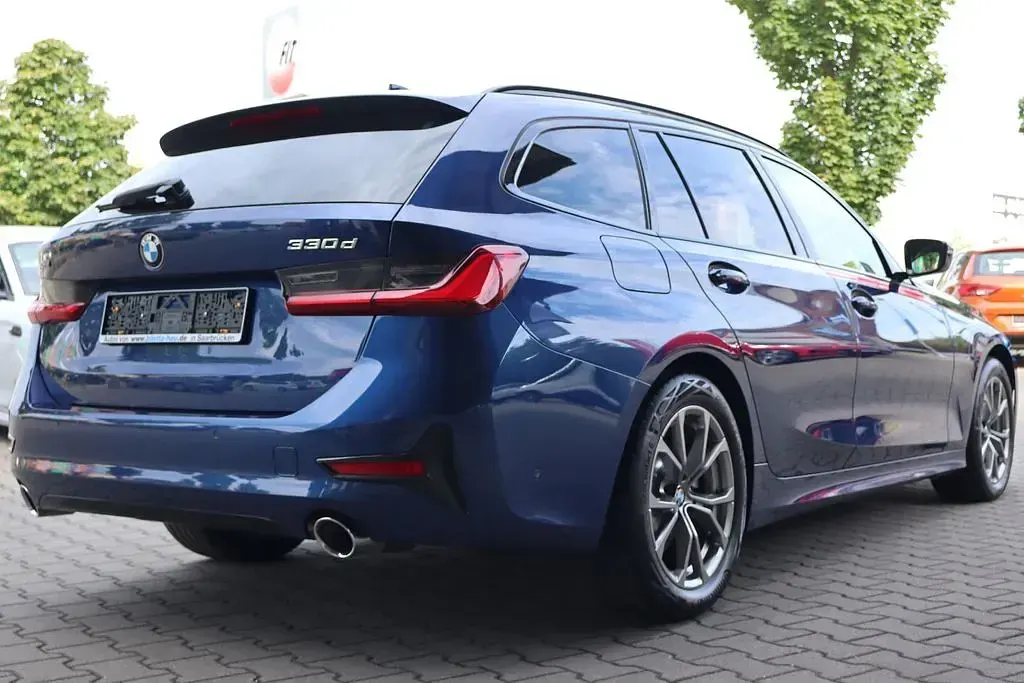 Gebraucht BMW 330 Sport Line 265 PS (194 kW) 2020 Blau Kombi