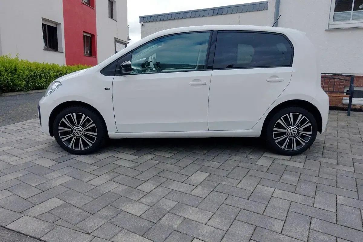 Usado VW up! Join 75 CV (55 kW) 2018 Blanco Utilitario