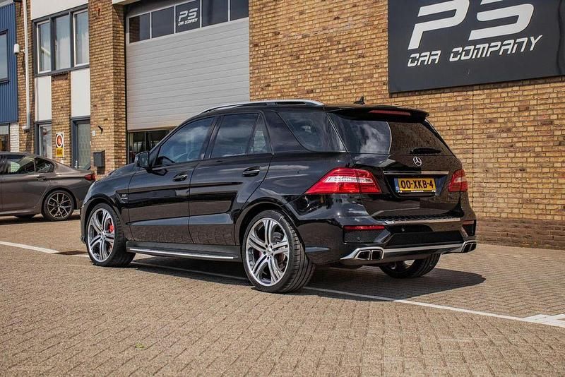 Gebraucht Mercedes ML63 AMG AMG 557 PS (409 kW) 2012 Schwarz SUV