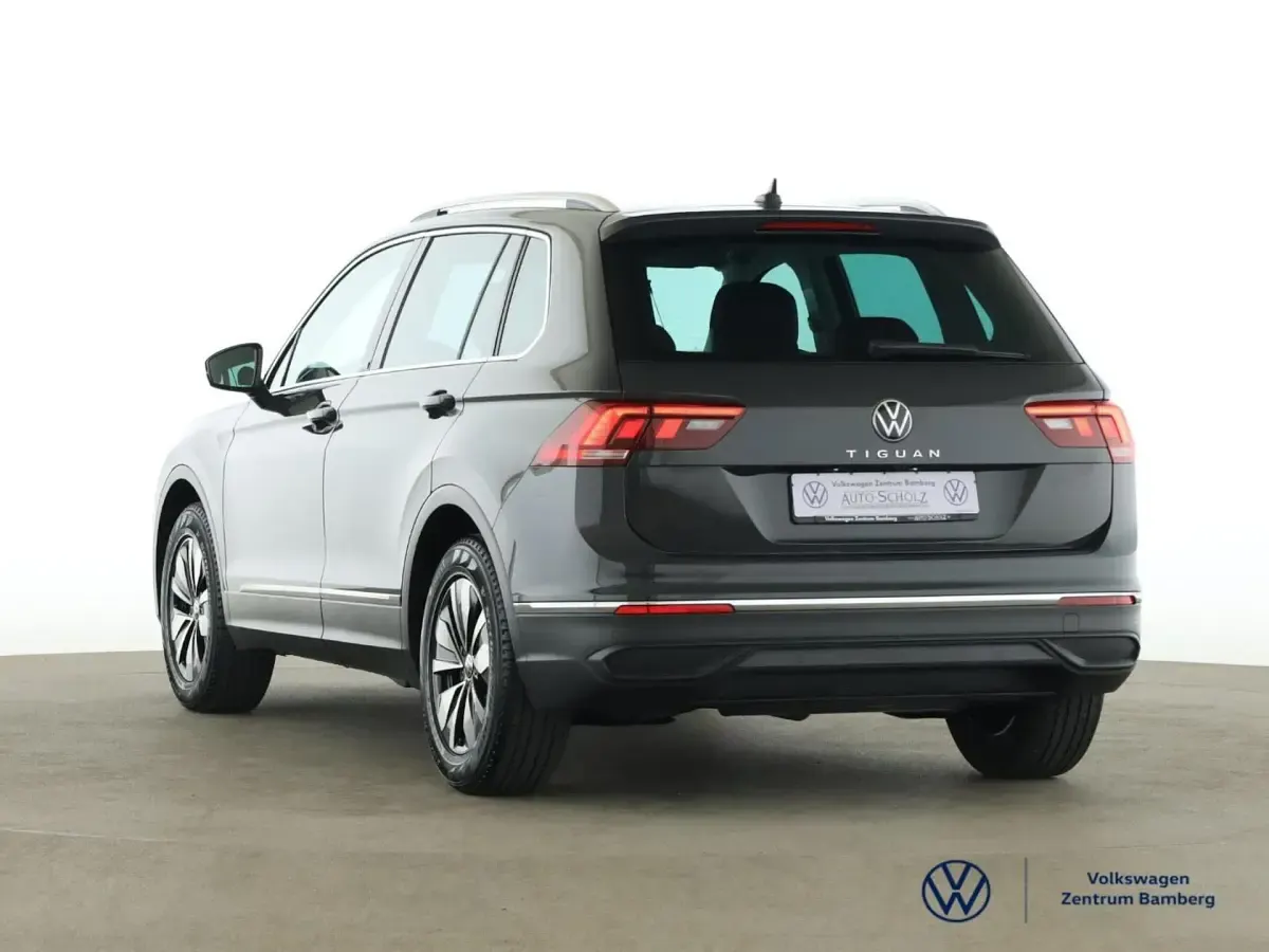 Gebraucht VW Tiguan Move 150 PS (110 kW) 2023 Grau SUV
