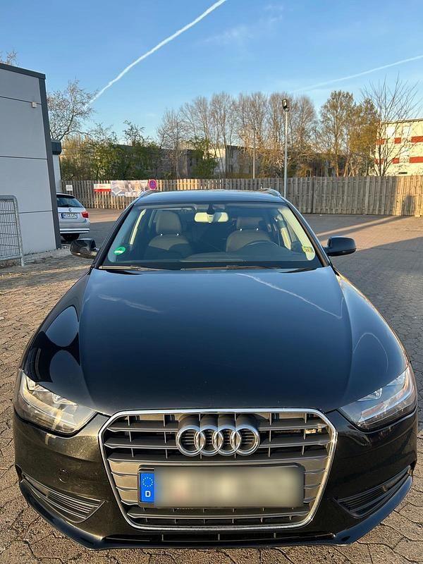 Gebraucht Audi A4 143 PS (105 kW) 2013 Schwarz Kombi