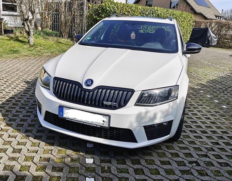 Gebraucht Skoda Octavia vRS 184 PS (135 kW) 2016 Weiß Kleinwagen