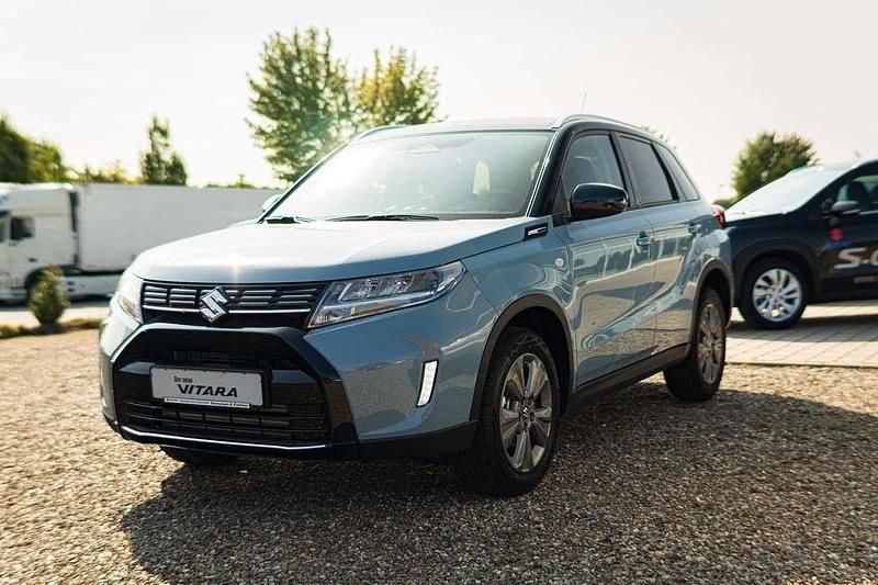 Ice grayish/cosmic black pearl Neu 2025 Suzuki Vitara Comfort SUV | 25.550 € (Fairer Preis) - Bild 1/4