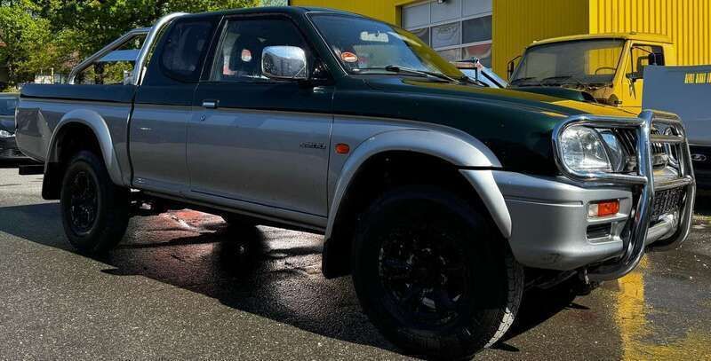 Grün Gebraucht 2000 Mitsubishi L200 Abholung | 6.000 € - Bild 1/4
