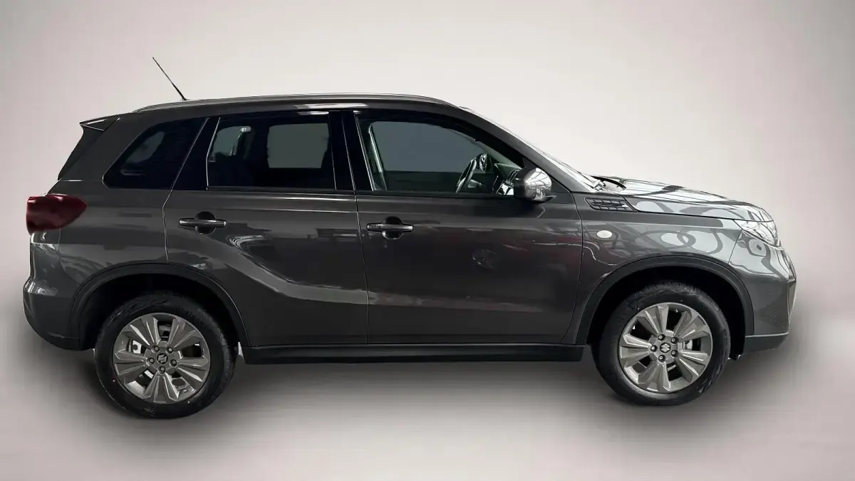 Gebraucht Suzuki Vitara Comfort 110 PS (80 kW) 2025 Manufacturer SUV