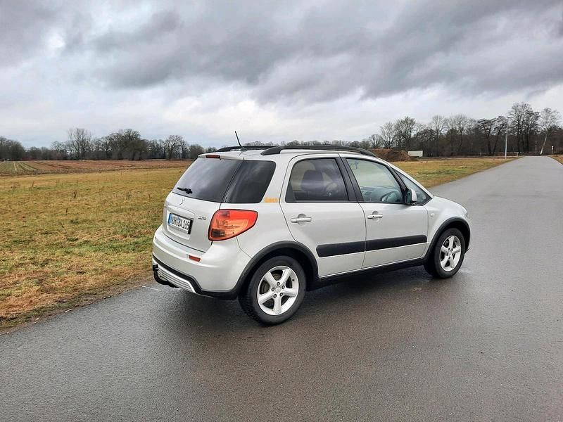 Gebraucht Suzuki SX4 107 PS (78 kW) 2007 Silber Kleinwagen