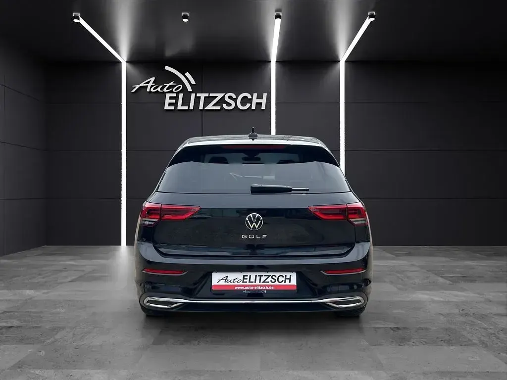 Gebraucht VW Golf VIII Active 150 PS (110 kW) 2022 Schwarz Limousine