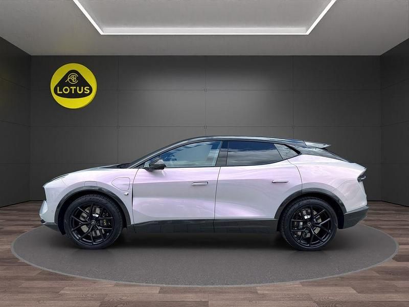 Neu Lotus Eletre 675 kW (918 PS) 2025 Blossom grey SUV