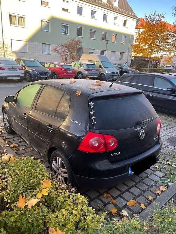 Schwarz Gebraucht 2006 VW Golf IV Trendline Kombi | 2.350 € (Guter Preis) - Bild 1/4