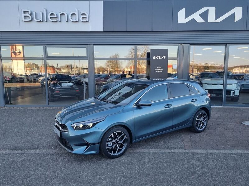 Grau Neu 2025 Kia Ceed 4 Limousine | 27.490 € (Guter Preis) - Bild 1/4