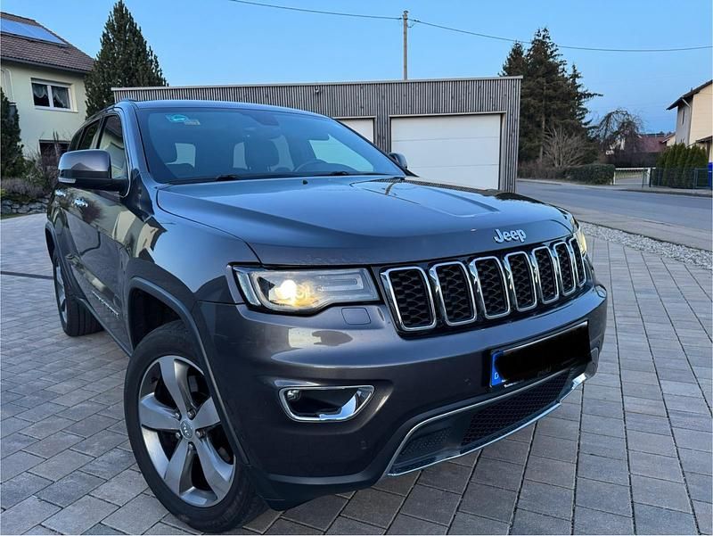 Grau Gebraucht 2018 Jeep Grand Cherokee SUV | 12.999 € (Superpreis) - Bild 1/4