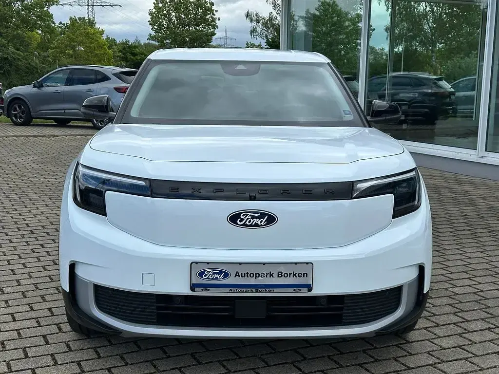 Używany Ford Explorer 250 kW (340 KM) 2025 Biały SUV