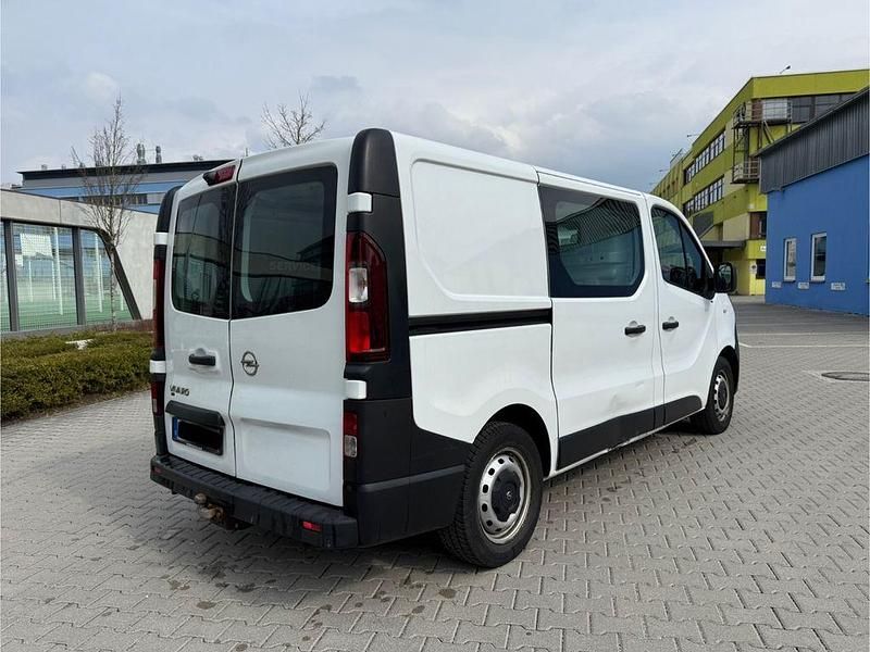 Gebraucht Opel Vivaro 120 PS (88 kW) 2016 Weiß Van / Kleinbus