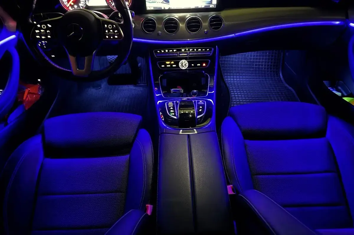 Gebraucht Mercedes E220 194 PS (142 kW) 2019 Weiß Kombi