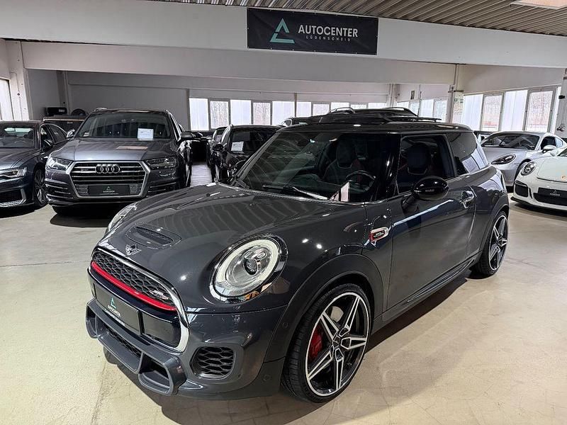 Grau Gebraucht 2016 Mini John Cooper Works Kleinwagen | 17.990 € (Fairer Preis) - Bild 1/4