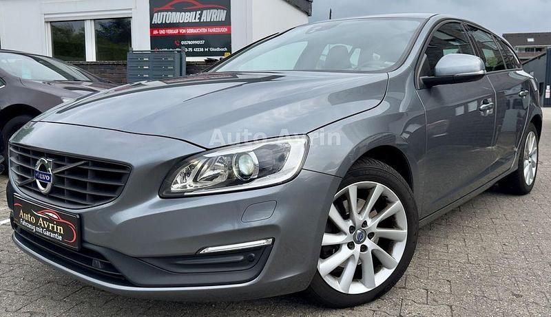Grau Gebraucht 2016 Volvo V60 Business Edition Kombi | 13.799 € (Guter Preis) - Bild 1/4