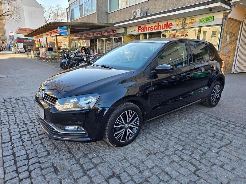 Gebraucht VW Polo Allstar 90 PS (66 kW) 2016 Deep black perleffekt Kleinwagen