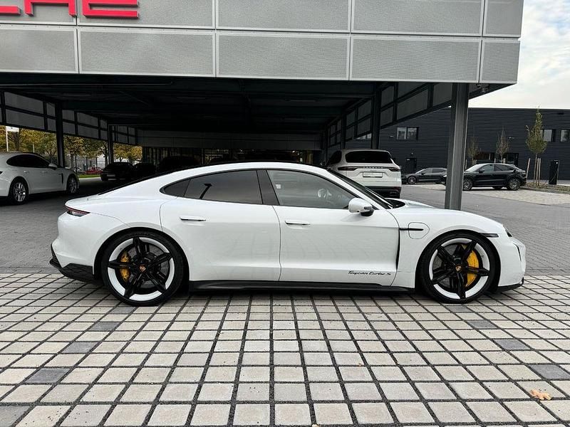 Weiß Gebraucht 2021 Porsche Taycan Turbo S Limousine | 86.000 € (Superpreis) - Bild 1/4