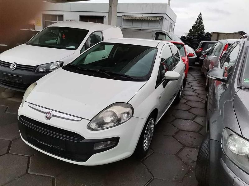 Gebraucht Fiat Punto Dynamic 77 PS (56 kW) 2010 Weiss Kleinwagen