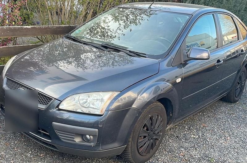 Gebraucht Ford Focus 115 PS (84 kW) 2008 Grau Limousine