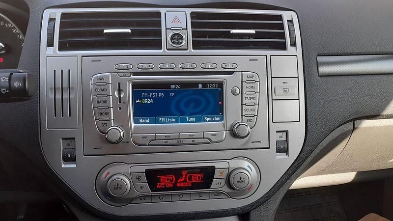 Gebraucht Ford Kuga Titanium 140 PS (102 kW) 2010 Grau SUV