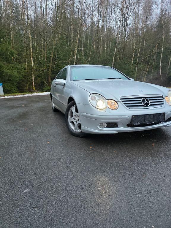 Gebraucht Mercedes C180 143 PS (105 kW) 2003 Silber Coupé