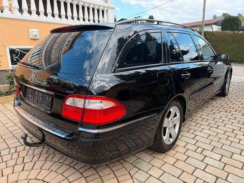 Second-hand Mercedes E280 191 CP (140 kW) 2006 Negru Break