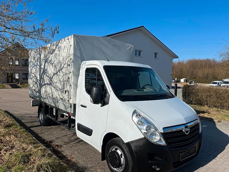 Gebraucht Opel Movano 145 PS (106 kW) 2017 Weiß Van / Kleinbus