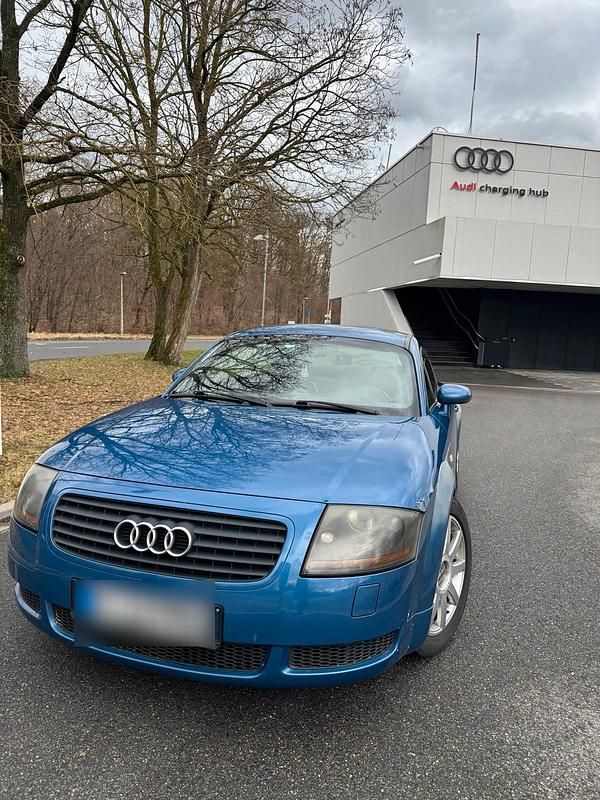 Second-hand Audi TT 224 CP (164 kW) 2000 Albastru Coupe