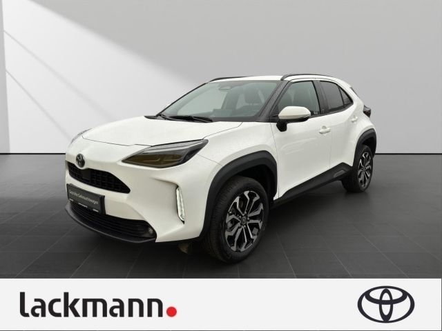 Weiss Gebraucht 2024 Toyota Yaris Cross Team SUV | 24.990 € - Bild 1/4