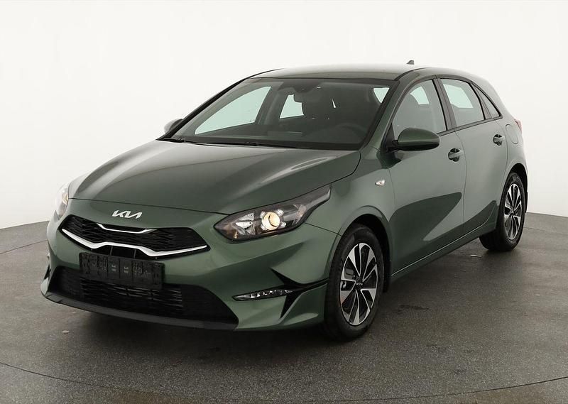Experience grün metallic Neu 2025 Kia Ceed | 21.495 € (Guter Preis) - Bild 1/4