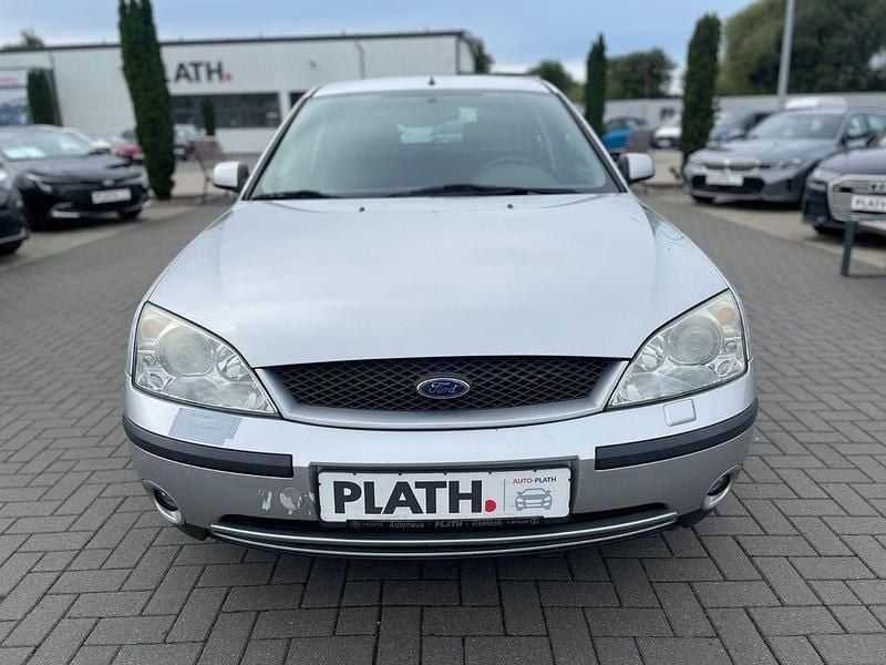 Gebraucht Ford Mondeo Ghia 145 PS (106 kW) 2002 Silber Limousine
