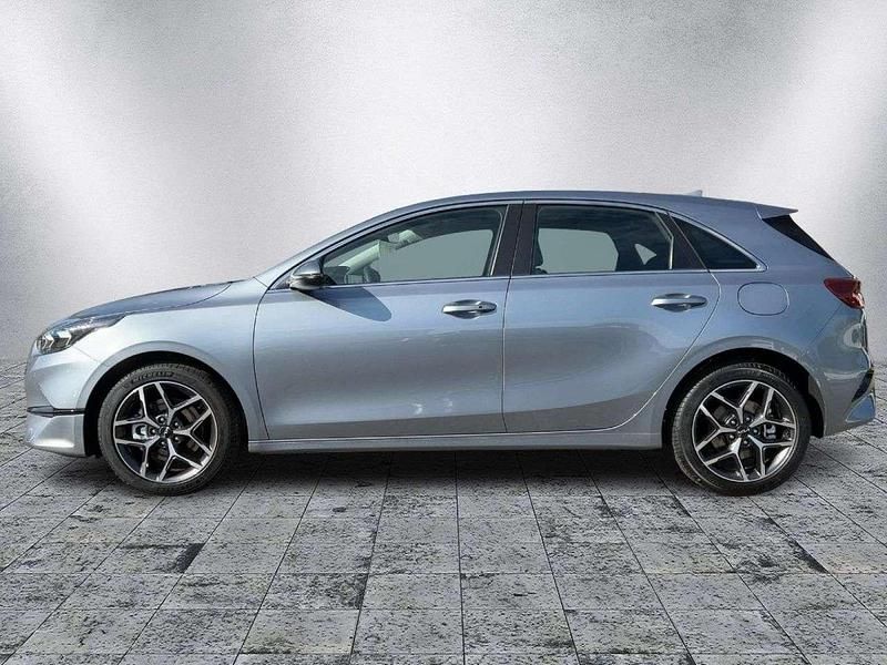 Neu Kia Ceed Spirit 140 PS (102 kW) 2025 Lunarsilber metallic Kleinwagen