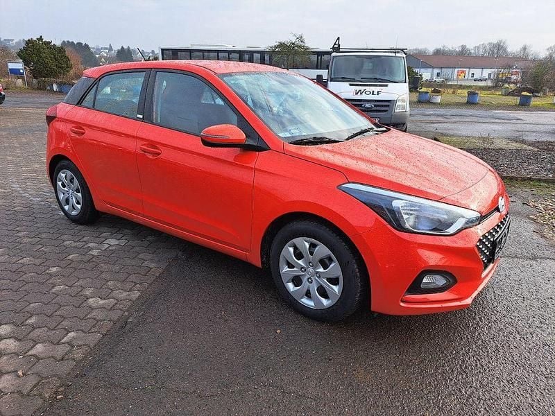 Rot Gebraucht 2020 Hyundai i20 Select Limousine | 9.790 € (Guter Preis) - Bild 1/4